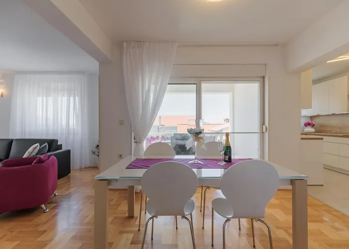 Rusula Apartment *
