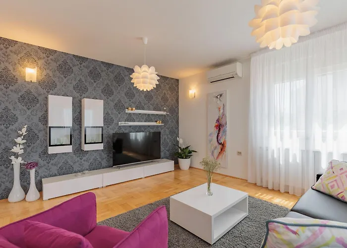 Rusula Apartment *